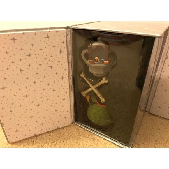 Disney Parks Pirates of the Caribbean Decorative Mini Tea Set New Fold Out  Box - Picture 5 of 12